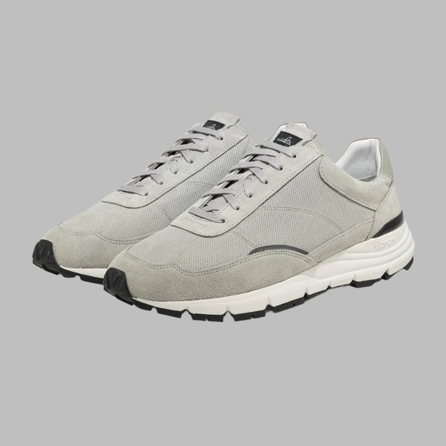 WAHTS LUXURY SUEDE RUNNER LIGHT GREY - Hombre Amsterdam